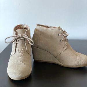 TOMS Women's Suede Booties